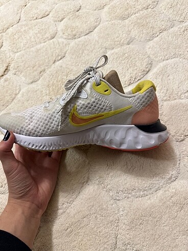 38 Beden beyaz Renk nike koşu ayakkabısı