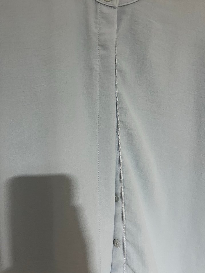 LC Waikiki Açık Mavi Minimal Bluz — görsel 3/4