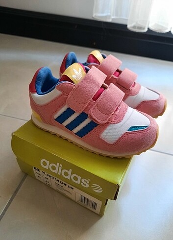 Adidas Kız çocuk adidas spor ayakkabısı