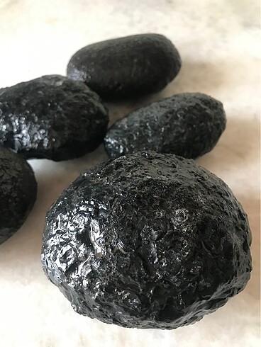 Doğal Siyah Obsidyen Taşlar