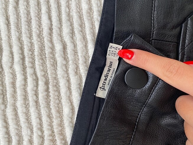 34 Beden Stradivarius deri etek