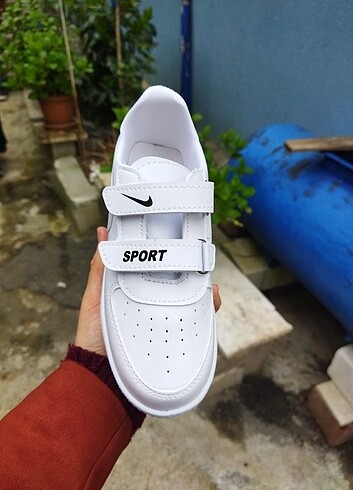 Nike ÇOCUK MÜSAMERE GÖSTERİ KOSTÜM AYAKKABISI BABET MODELİ
