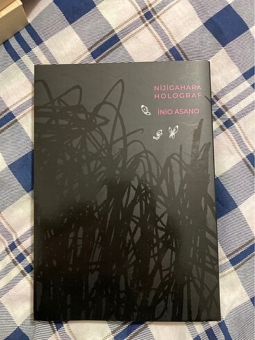 Nijigahara holograf