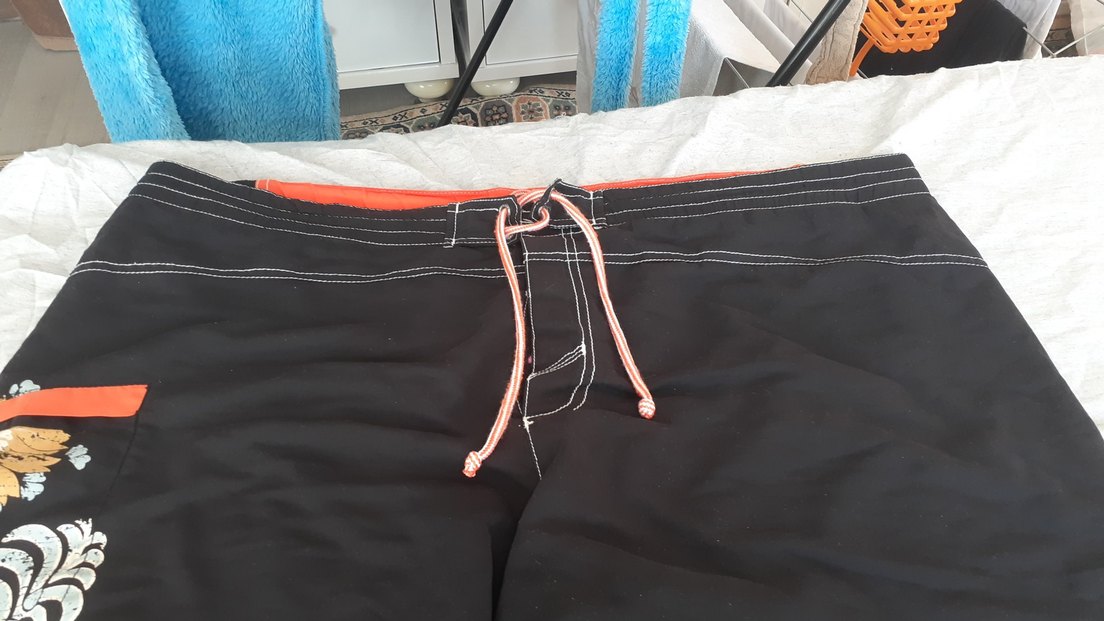 Siyah Midi Erkek Şort - Kemerli, Dar Kesim - Görsel 2