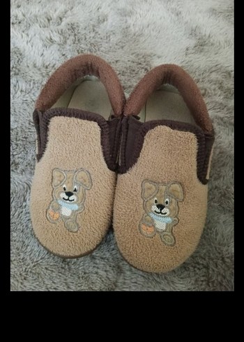 erkek Çocuk Kahverengi Nakışlı Sıcak Terlik - Görsel 2