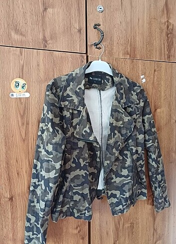 Kamuflaj desenli ceket 