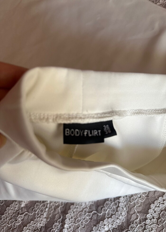 Parçalı krem dalgıç etek - Görsel 3