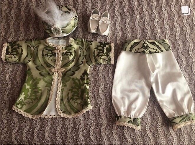 Yeşil yenidoğan kaftan