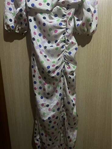 Saten puantiyeli elbise - Görsel 7