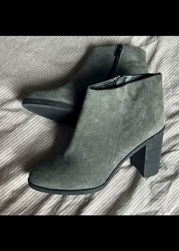 Gri Süet Kadın Dolgu Topuk Bot - Görsel 4
