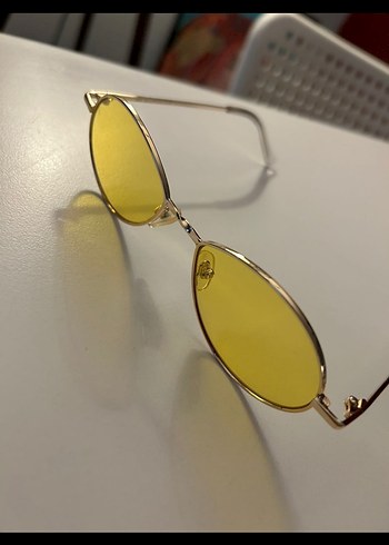 Şeffaf Sarı Kadın Güneş Gözlüğü - Görsel 2