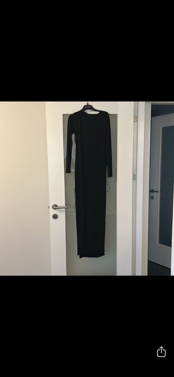 Siyah V Yakalı Uzun Kollu Gotik Elbise - Görsel 2