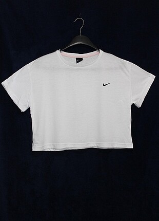 Nike crop tisort