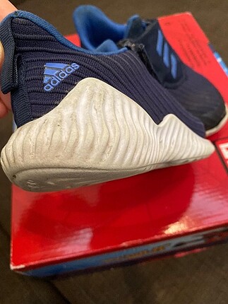 Adidas marka