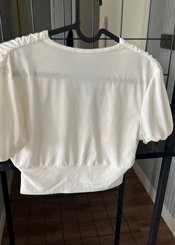 Beyaz V Yakalı Drapeli Keten Bluz - Görsel 5