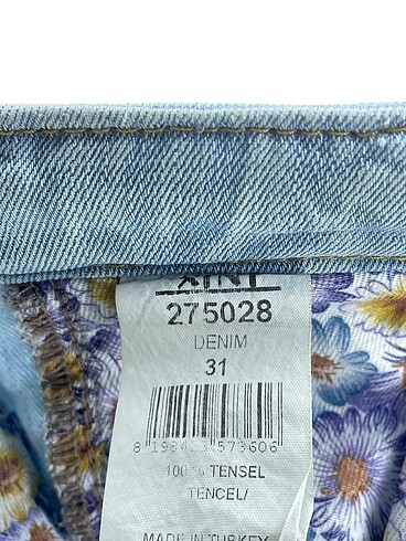 31 Beden çeşitli Renk PreLoved Mini Şort %70 İndirimli.