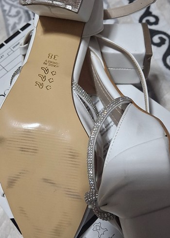 Beyaz Klasik Dolgu Topuklu Kadın Abiye Ayakkabı - Görsel 4