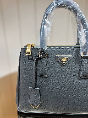 Prada Prada Galleria Medium Bag