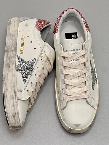 GOLDEN GOOSE