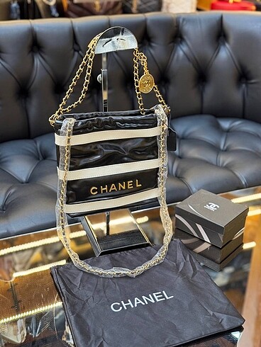 CHANEL 22 FLAP BAG