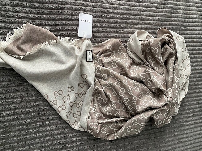 Gucci Gucci dessn yün ipek şal