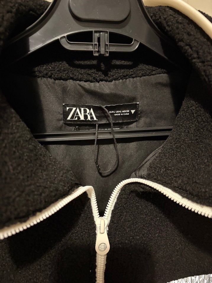 Zara Siyah-Beyaz Kapüşonlu Polar Ceket — görsel 3/5