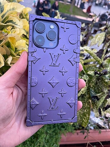 iPhone 14 Pro Köşeli LV Silikon kılıf