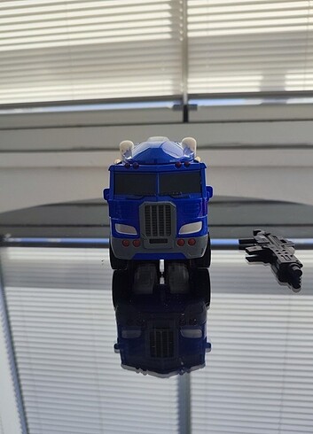 Sunman dönüşebilen robot