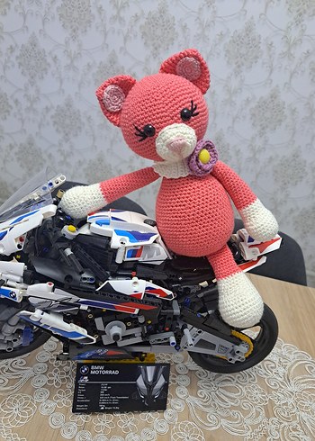 El Yapımı Pembe Örgü Oyuncak - Görsel 2