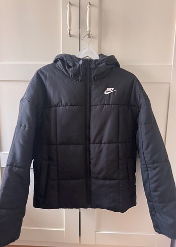 Nike Siyah Kapüşonlu Kadın Kış Montu