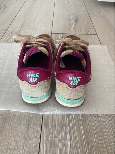37 Beden Nike Spor Ayakkabı