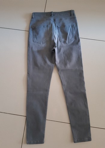 Gri Regular Fit Kadın Denim Pantolon.
bel.32
boy.91
ağ kısmı.32 - Görsel 3