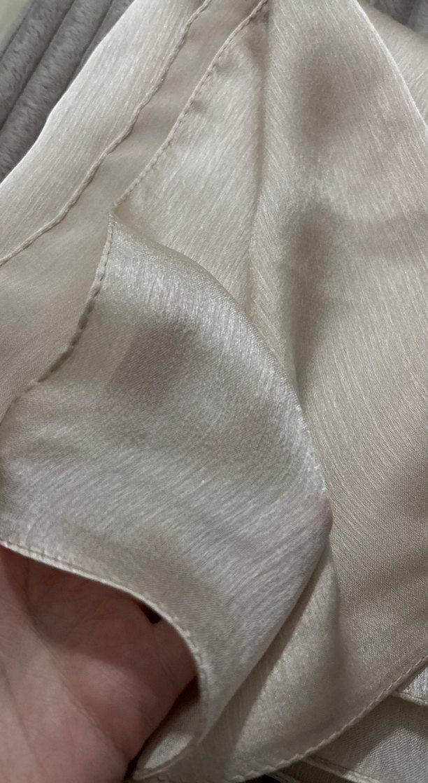 Parlak Bej Kadın Saten Şal - Görsel 5