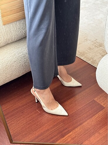 Zara Kırık beyaz stiletto