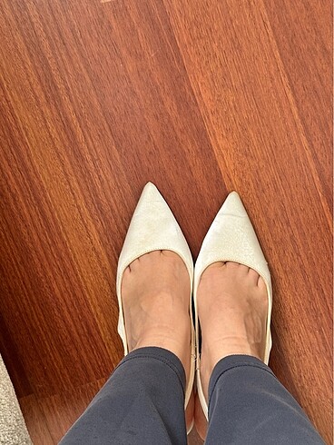 39 Beden Kırık beyaz stiletto