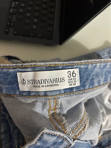 s Beden mavi Renk Stradivarius D98 straight fit jean