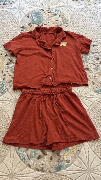 yumoş pijama takımı sorunsuz temiz kullanıldı