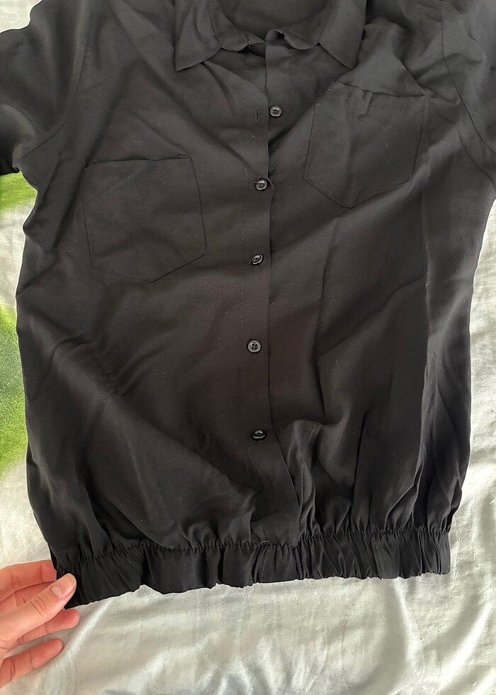 Siyah gömlek - Görsel 2