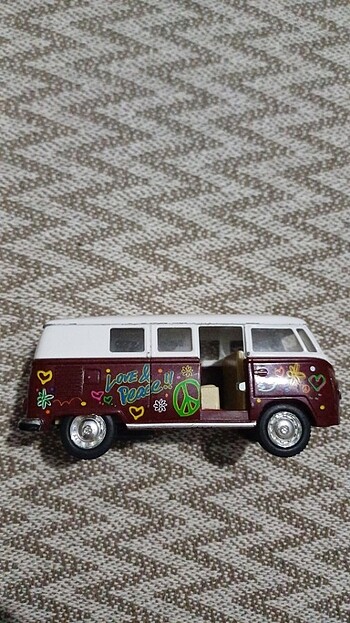 Oyuncak vosvos minibüs