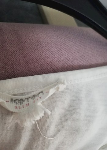 Beyaz V Yaka  Tişört - Görsel 3