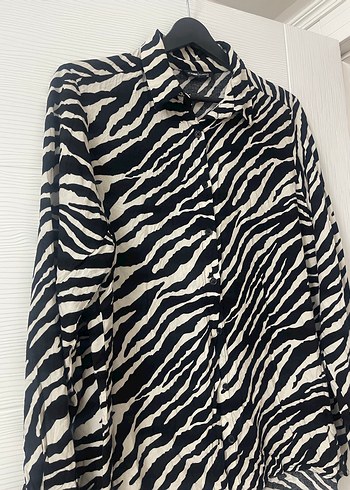42 Beden Siyah Beyaz Zebra Desenli Uzun Kollu Gömlek