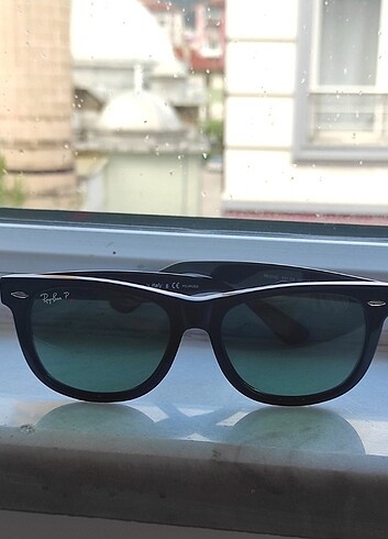 Rayban güneş gözlüğü 