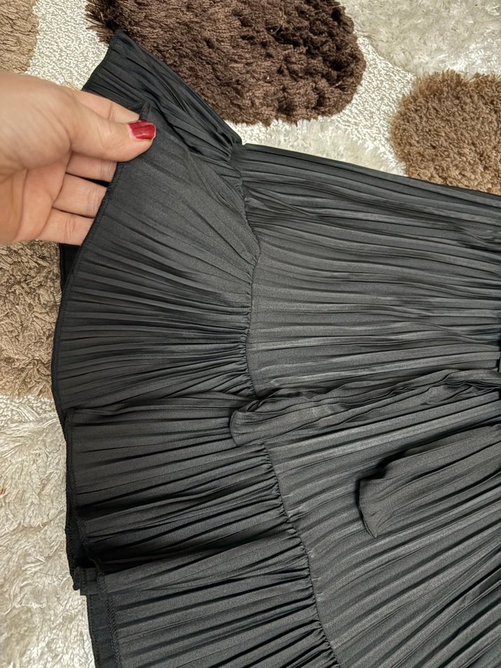 Siyah Pilili Mini Etek - Görsel 3