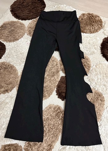 Siyah Kadın Yırtmaçlı İspanyol Paça Pantolon - Görsel 2