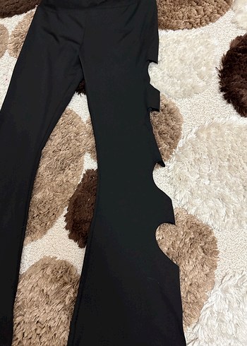 Siyah Kadın Yırtmaçlı İspanyol Paça Pantolon - Görsel 3