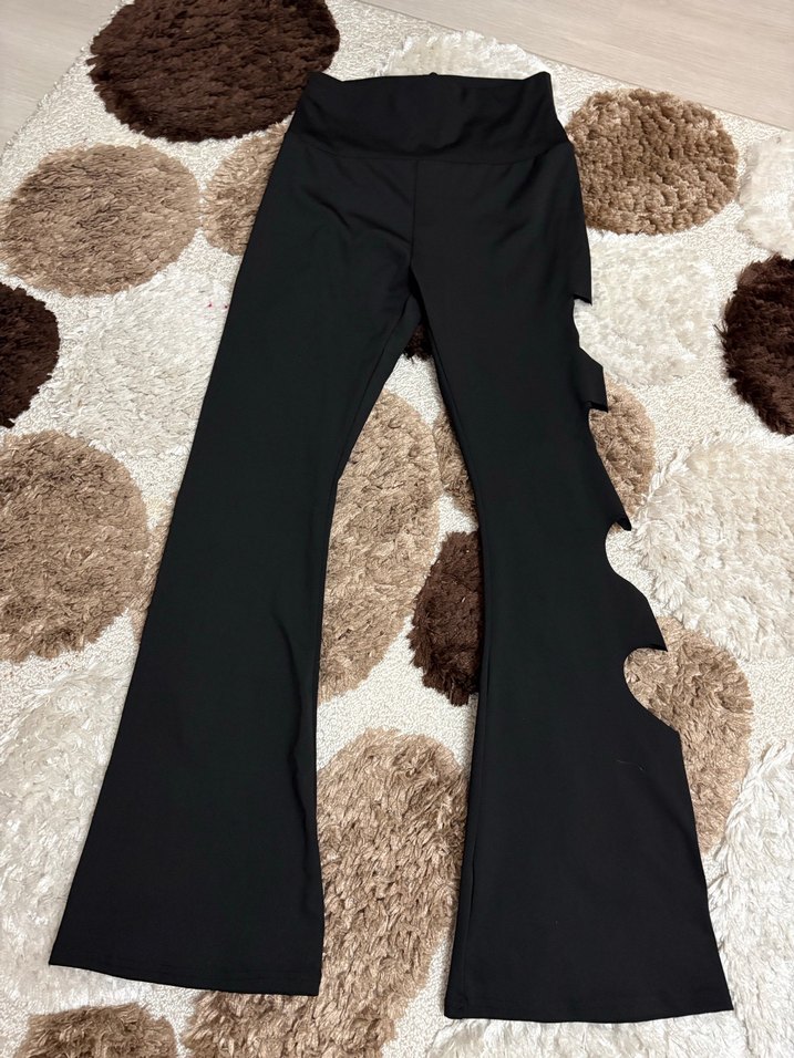 Siyah Kadın Yırtmaçlı İspanyol Paça Pantolon - Görsel 2