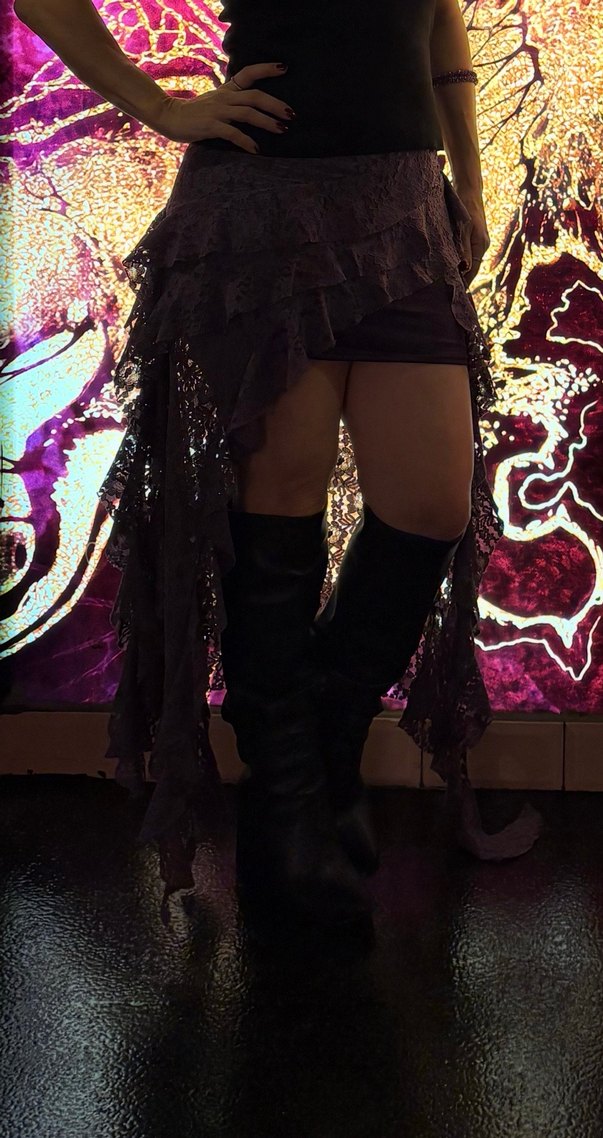 Mor Uzun Volanlı Gotik Etek - Görsel 3