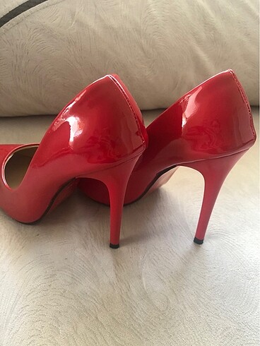 37 Beden Kırmızı Stiletto