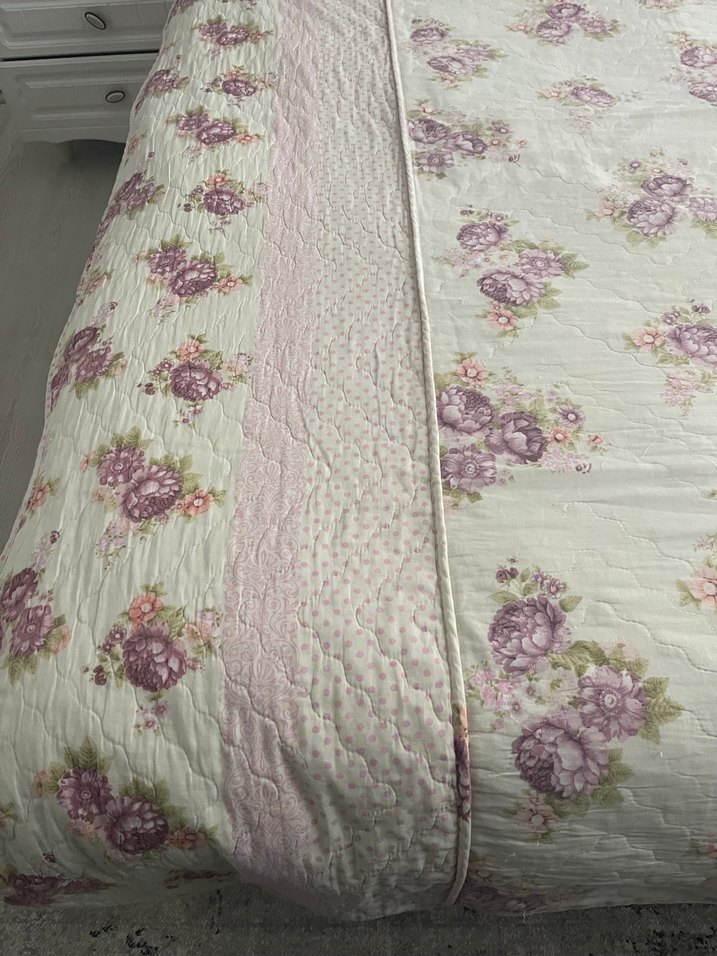 Tek kişilik yatak Çiçek Desenli Yatak Örtüsü elimde 2 tane var - Görsel 2