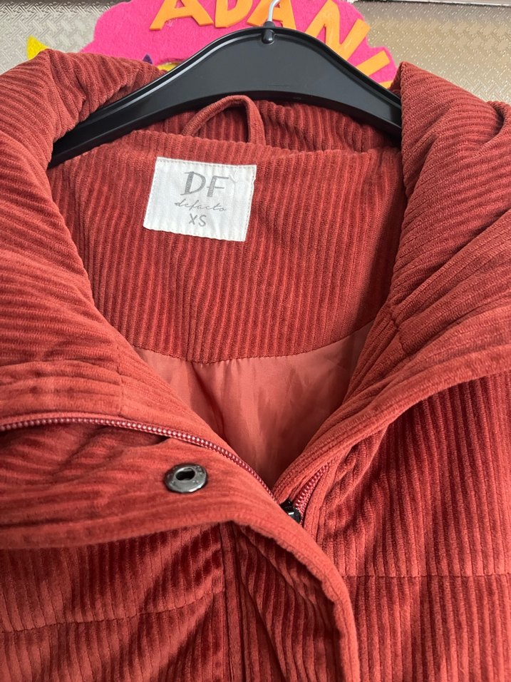 Düğmeli kiremit rengi Midi Kadın mont - Görsel 2